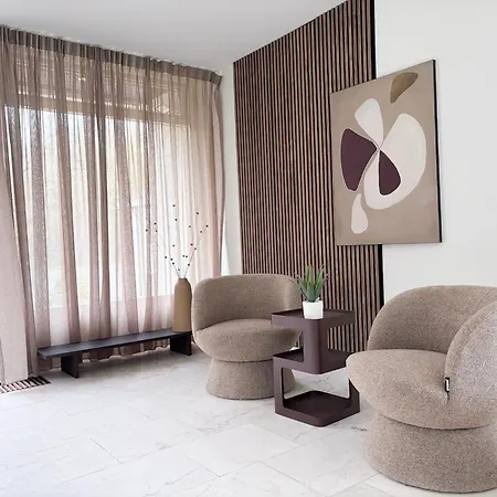 וילה Large 14-Bed Villa Near Tilburg Nature Retreat