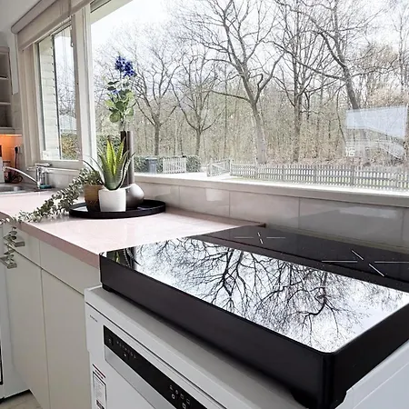 Large 14-Bed Villa Near Tilburg Nature Retreat * טילבורג